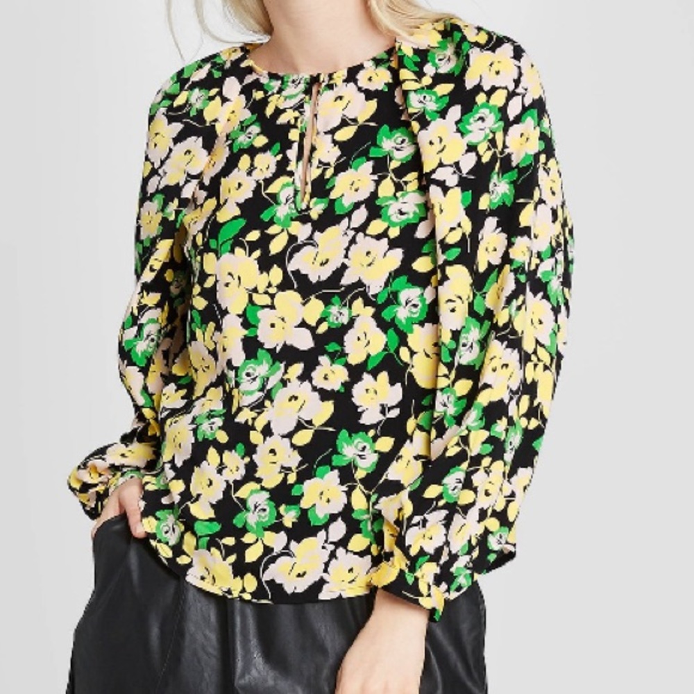 Women’s M Who What Wear long sleeve blouse